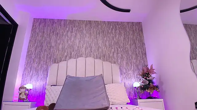 raven lilith  online show from November 29, 2025, 3:17 am