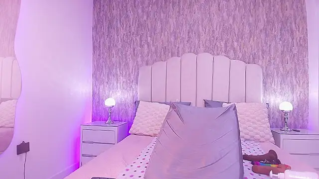 Snapshot of raven_lilith_ chatting on February 6, 2026, 3:24 am raven lilith online show from February 6, 2026, 3:24 am