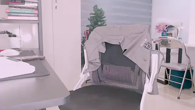 Snapshot of Shyn__ chatting on January 7, 2026, 3:17 pm Shyn online show from January 7, 2026, 3:17 pm