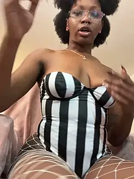 Snapshot of mochamimi chatting on November 1, 2025, 3:24 am mochamimi online show from November 1, 2025, 3:24 am