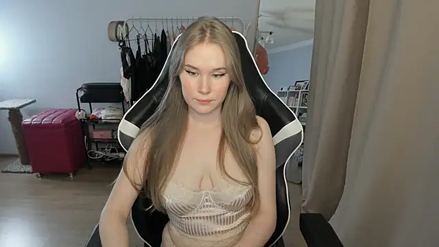 sexxy potatoes online show from October 7, 2025, 2:18 pm