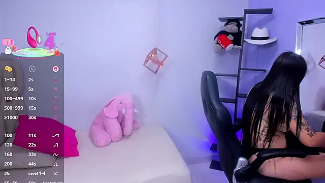 BIANCAROY1 online show from October 23, 2025, 7:01 pm