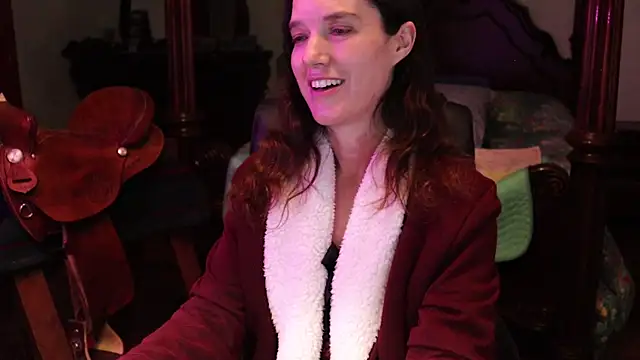 thornburyrose online show from December 13, 2025, 8:04 pm