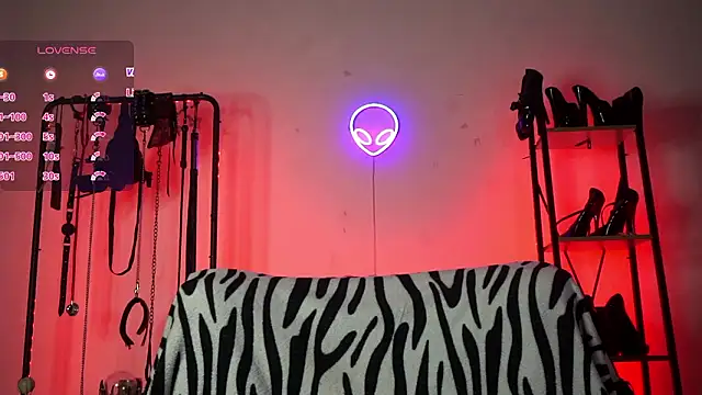 CyberXGoddess online show from February 4, 2026, 7:14 am