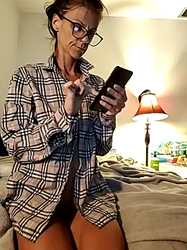 Snapshot of Scarlettishere chatting on October 14, 2025, 11:33 am Scarlettishere online show from October 14, 2025, 11:33 am