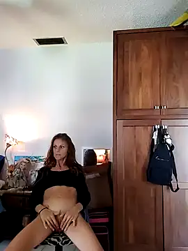 Snapshot of Scarlettishere chatting on November 8, 2025, 5:05 pm Scarlettishere online show from November 8, 2025, 5:05 pm