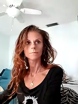 Snapshot of Scarlettishere chatting on November 9, 2025, 3:16 pm Scarlettishere online show from November 9, 2025, 3:16 pm