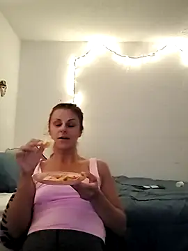 Snapshot of Scarlettishere chatting on December 27, 2024, 10:48 pm Scarlettishere online show from December 27, 2024, 10:48 pm