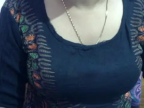 Snapshot of Your_wild_Dia chatting on November 1, 2025, 5:51 pm Your wild Dia online show from November 1, 2025, 5:51 pm