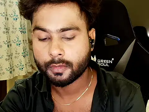 Snapshot of SHENOY3 chatting on September 17, 2025, 8:00 pm SHENOY3 online show from September 17, 2025, 8:00 pm