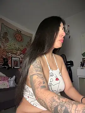 kiaraglam2 online show from December 20, 2025, 9:34 am