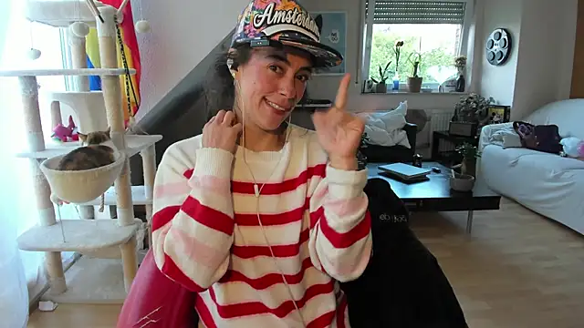 Snapshot of tinny_williams chatting on September 14, 2025, 6:25 am tinny williams online show from September 14, 2025, 6:25 am