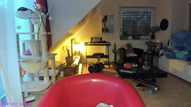 Snapshot of tinny_williams chatting on October 9, 2025, 5:41 am tinny williams online show from October 9, 2025, 5:41 am