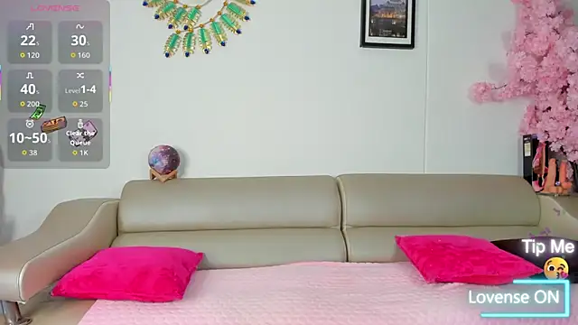 SammyGirlTS online show from February 25, 2026, 1:11 pm