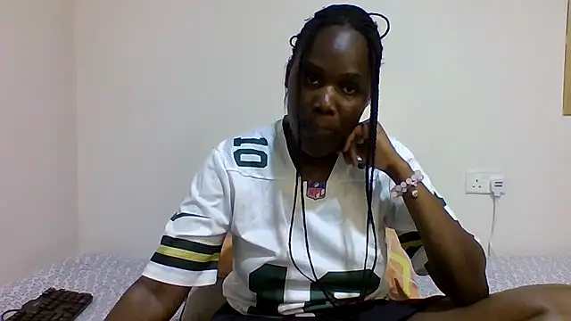 sweetelle09 online show from October 29, 2025, 5:12 pm