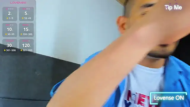 jhonyalzate2 online show from October 7, 2025, 2:01 am