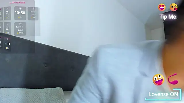 jhonyalzate2 online show from March 8, 2025, 10:56 pm