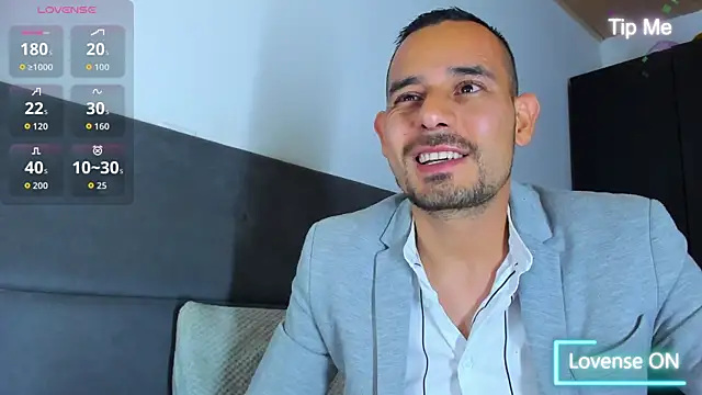 jhonyalzate2 online show from September 13, 2025, 3:50 am