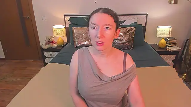 Snapshot of CatherineWalls chatting on February 9, 2026, 4:32 am CatherineWalls online show from February 9, 2026, 4:32 am