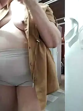 Snapshot of Vicky_Rosse chatting on May 16, 2026, 6:40 pm Vicky Rosse online show from May 16, 2026, 6:40 pm