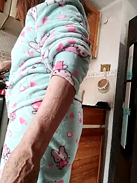 Vicky Rosse online show from April 2, 2026, 4:57 pm