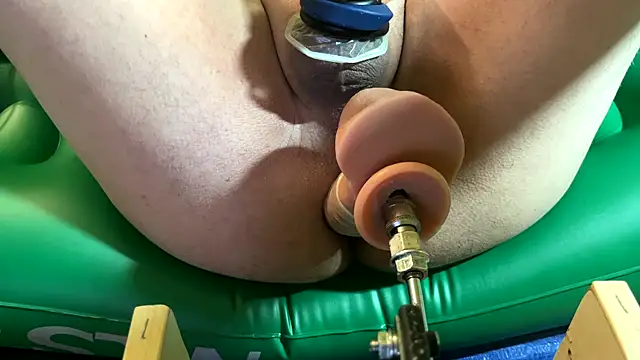 OndruSuk online show from October 20, 2025, 8:20 pm