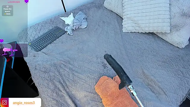 angiee roses online show from February 9, 2025, 2:49 am