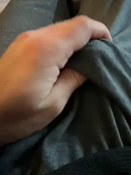 j1991j online show from April 9, 2026, 9:43 pm