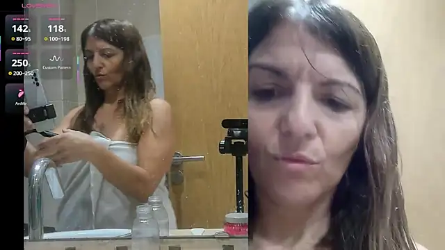 Snapshot of Carolain3_9 chatting on November 21, 2025, 3:44 pm Carolain3 9 online show from November 21, 2025, 3:44 pm