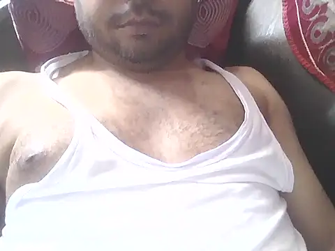 Snapshot of aakash_ModelBrown chatting on April 27, 2026, 9:29 am aakash ModelBrown online show from April 27, 2026, 9:29 am