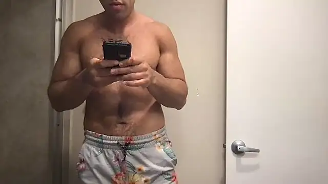 BigGuyMuscle online show from April 20, 2026, 9:49 pm