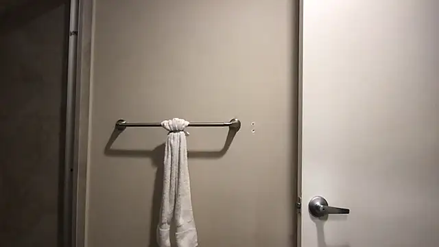 Snapshot of BigGuyMuscle chatting on September 10, 2025, 11:59 pm BigGuyMuscle online show from September 10, 2025, 11:59 pm