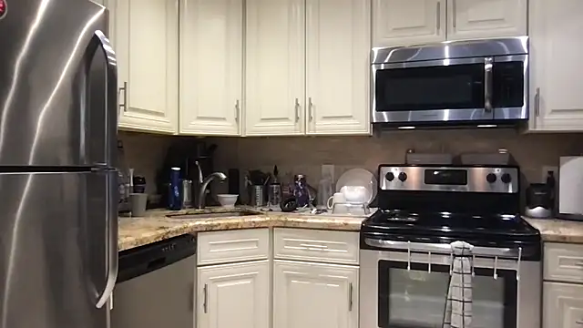 Snapshot of BigGuyMuscle chatting on September 26, 2025, 1:29 pm BigGuyMuscle online show from September 26, 2025, 1:29 pm