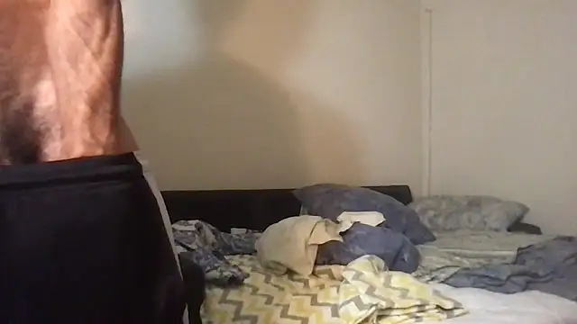 Snapshot of BigGuyMuscle chatting on October 28, 2025, 5:45 pm BigGuyMuscle online show from October 28, 2025, 5:45 pm