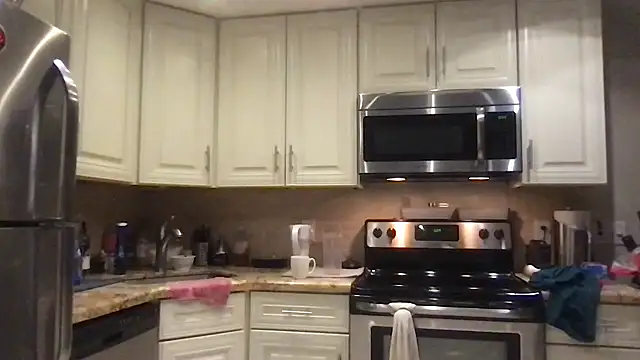 BigGuyMuscle online show from December 17, 2025, 10:09 am