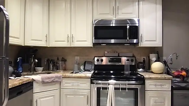 Snapshot of BigGuyMuscle chatting on September 12, 2025, 9:25 pm BigGuyMuscle online show from September 12, 2025, 9:25 pm