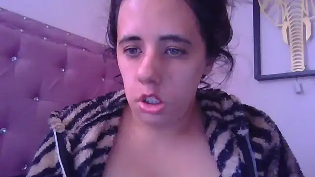 Snapshot of annarose19 chatting on January 17, 2026, 7:39 pm annarose19 online show from January 17, 2026, 7:39 pm