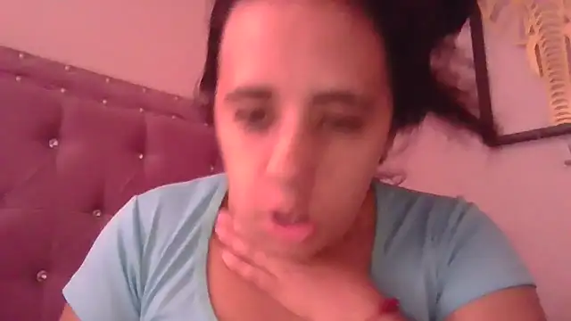 Snapshot of annarose19 chatting on January 13, 2026, 5:50 pm annarose19 online show from January 13, 2026, 5:50 pm