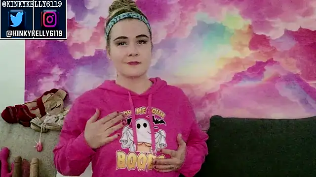 Kellylynn69 online show from October 14, 2025, 11:04 pm