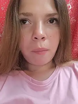 Snapshot of Zuli_Kiska chatting on June 27, 2026, 10:43 am Zuli Kiska online show from June 27, 2026, 10:43 am