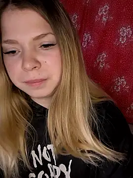 Zuli Kiska online show from December 2, 2025, 8:38 am