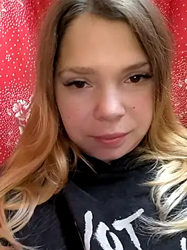 Zuli Kiska online show from November 16, 2025, 8:57 pm