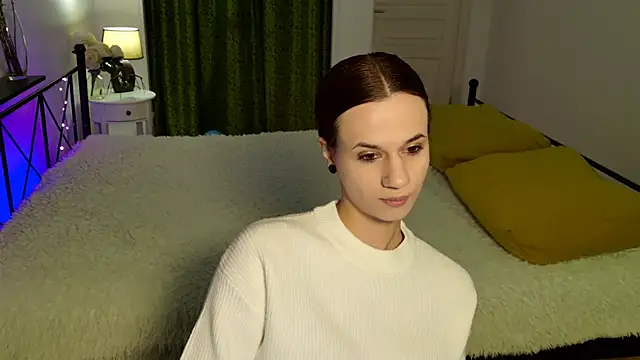 Snapshot of ItsAlisia chatting on November 10, 2025, 6:40 am ItsAlisia online show from November 10, 2025, 6:40 am