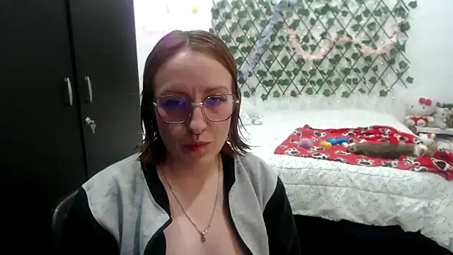 kittykalor09 online show from February 10, 2026, 2:21 am