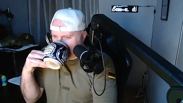 DerPornoPete online show from December 15, 2024, 12:40 am