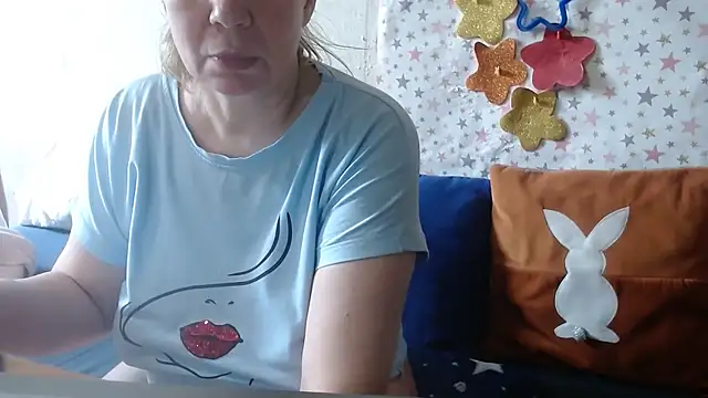 Snapshot of QueenLana chatting on June 15, 2026, 7:41 am QueenLana online show from June 15, 2026, 7:41 am