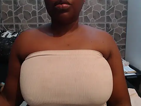 THREEHOLESPLEASURE99 online show from November 20, 2025, 11:11 am