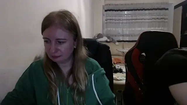 PeterAndJen online show from October 21, 2025, 7:02 pm