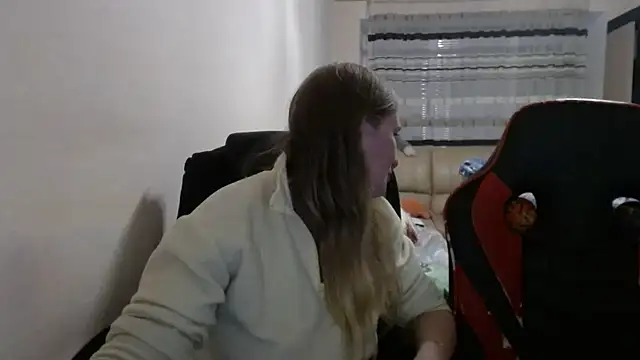 PeterAndJen online show from November 6, 2025, 7:18 pm