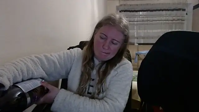 Snapshot of PeterAndJen chatting on February 15, 2026, 7:57 pm PeterAndJen online show from February 15, 2026, 7:57 pm